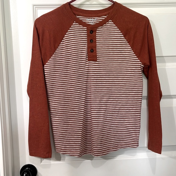 Boys- Cat and Jack shirt - Picture 1 of 1